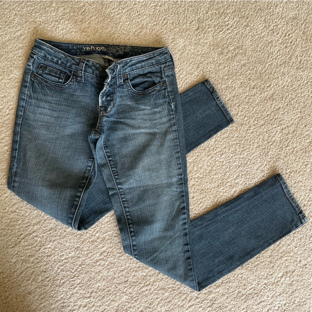 Refuge Low Waisted Straight Leg Jeans